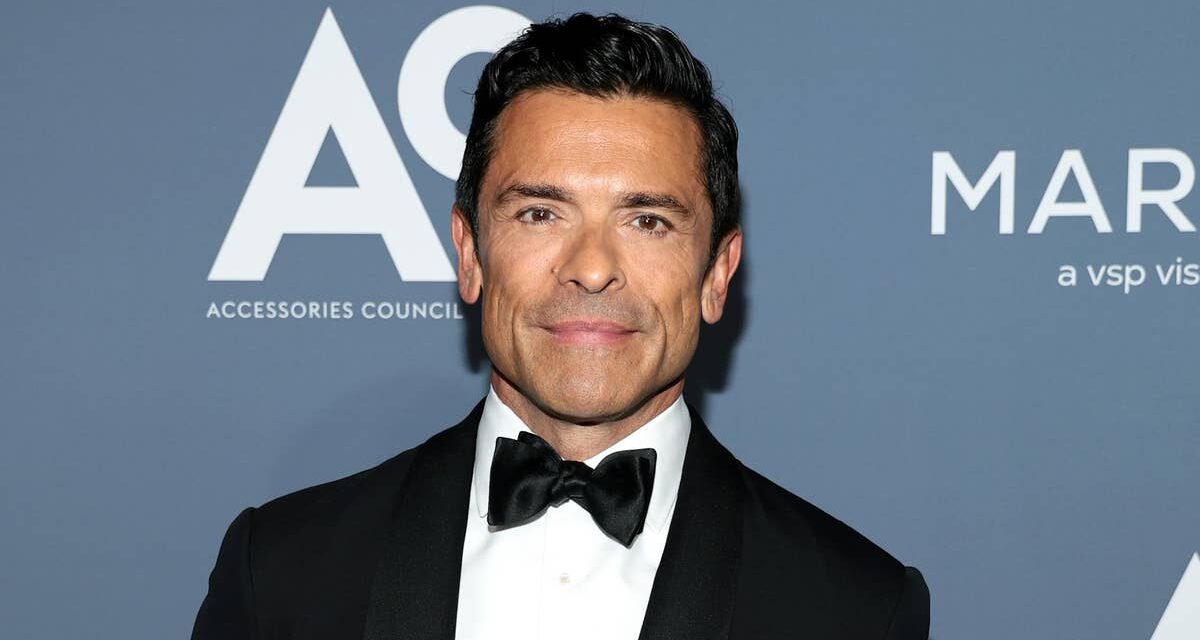 Mark Consuelos révèle une vérité douloureuse qu&rsquo;il n&rsquo;a jamais dite à haute voix après la mort de son père