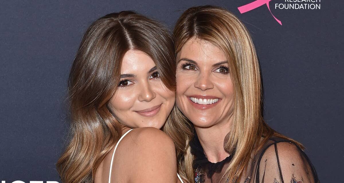 Lori Loughlin et sa célèbre fille Olivia Jade sont de véritables jumelles dans une nouvelle vidéo sauvage