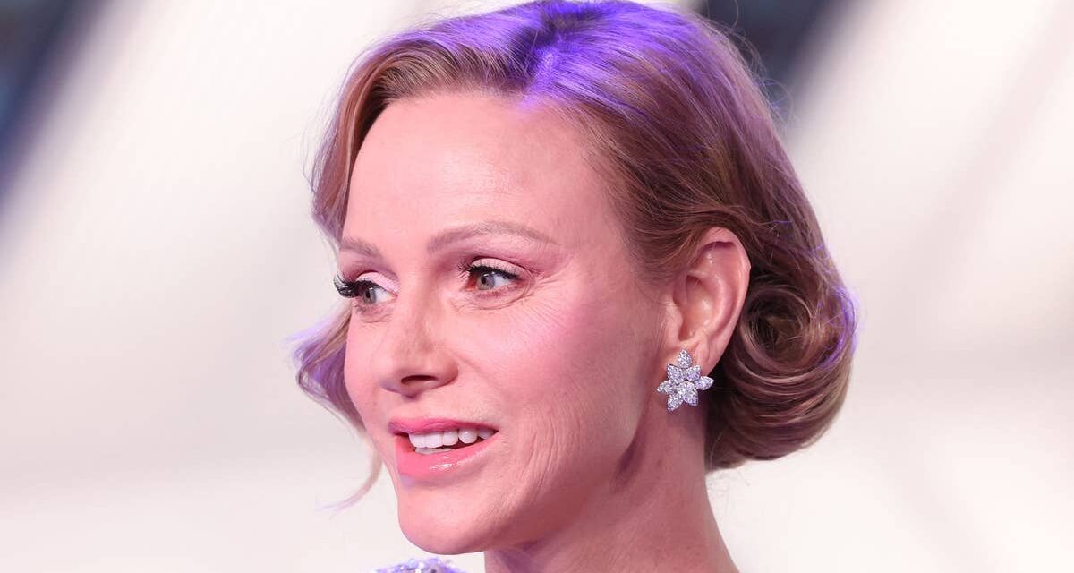 La princesse Charlene est une vision en combinaison transparente