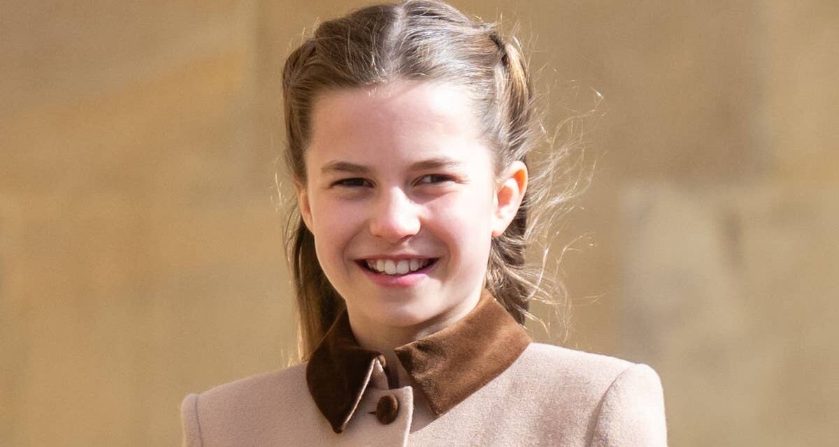 La princesse Charlotte, 11 ans, est la fille sportive par excellence dans de rares images inédites mettant en vedette un nouveau chien