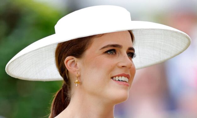 La princesse Eugénie brille dans une robe de grossesse moulante