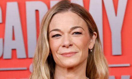 LeAnn Rimes partage une mise à jour difficile sur sa santé après avoir été forcée d&rsquo;annuler des émissions : « Ça me brise le cœur »