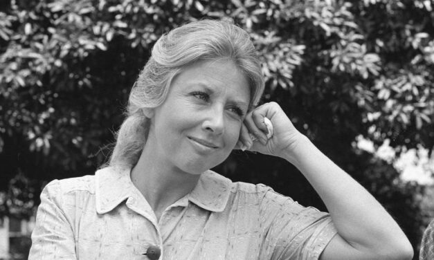 La star de Waltons, Michael Learned, 87 ans, se souvient des « méchantes filles » de la liste A lors d&rsquo;une rare apparition publique