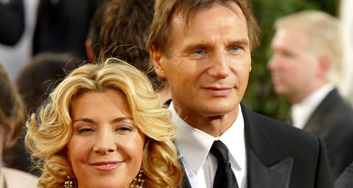 Joely, la sœur de Natasha Richardson, révèle à quel point la star s&rsquo;est sentie en retard le jour de son mariage avec Liam Neeson dans un hommage doux-amer