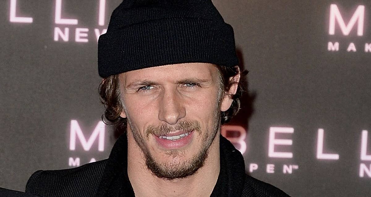 La star de TOWIE brise le silence sur la mort tragique de Jake Hall