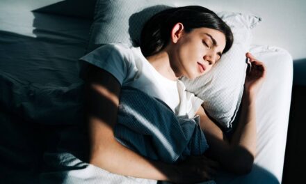 Les femmes disent que ce remède à 88 pence par nuit est le secret d&rsquo;un bon sommeil pendant la ménopause