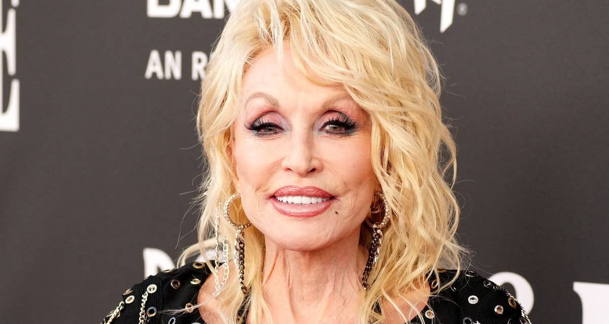 Dolly Parton, 80 ans, révèle une « mauvaise nouvelle » dans une mise à jour sur sa santé émotionnelle alors qu&rsquo;elle suit « des médicaments et des traitements »