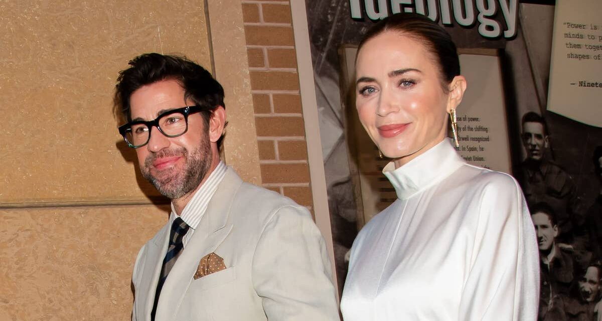 John Krasinski fait une rare révélation sur l&rsquo;éducation de ses filles avec sa femme Emily Blunt : « C&rsquo;est un cirque familial »