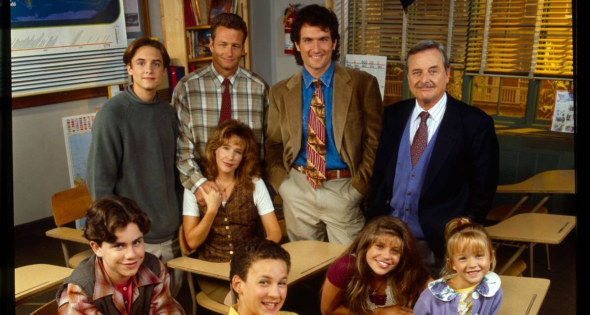 La légende de Boy Meets World décède à 68 ans alors que ses co-stars partagent un hommage déchirant