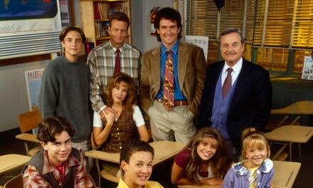 La légende de Boy Meets World décède à 68 ans alors que ses co-stars partagent un hommage déchirant