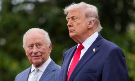 Les véritables pensées de Donald Trump sur le roi Charles révélées lors d&rsquo;un échange de SMS