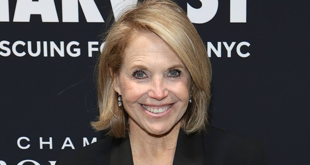 Katie Couric, 69 ans, est aux antipodes de son travail quotidien dans une superbe robe étincelante lors du mariage de sa belle-fille à New York