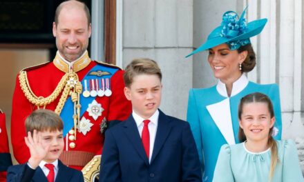 Prince George ressemble étrangement à sa petite sœur Charlotte sur une nouvelle photo