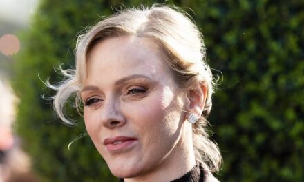 La princesse Charlène couronnée « reine » du style terre-à-terre avec des bottes de randonnée inattendues