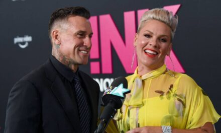 Carey Hart, le mari de Pink, partage un aperçu de sa nouvelle vie à New York et de la façon dont son fils s&rsquo;y installe