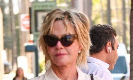 Melanie Griffith, 68 ans, a l&rsquo;air si jeune dans une rare apparition à Los Angeles
