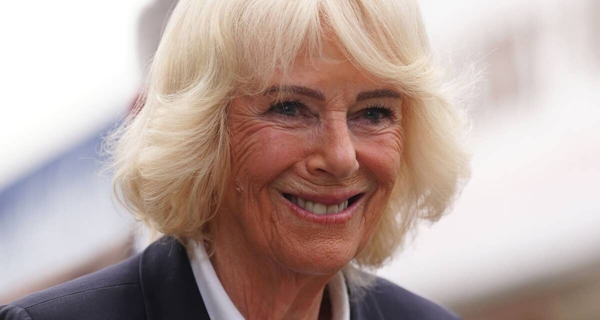 La reine Camilla se retrouve face à face avec son ex-mari Andrew Parker Bowles lors d&rsquo;un événement équestre