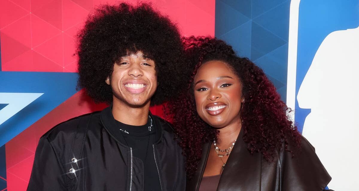 Jennifer Hudson a pleuré alors que son fils faisait une apparition surprise dans un talk-show