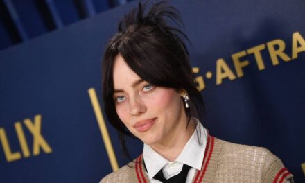 Billie Eilish impressionne dans son haut moulant sur une nouvelle photo prise en soirée