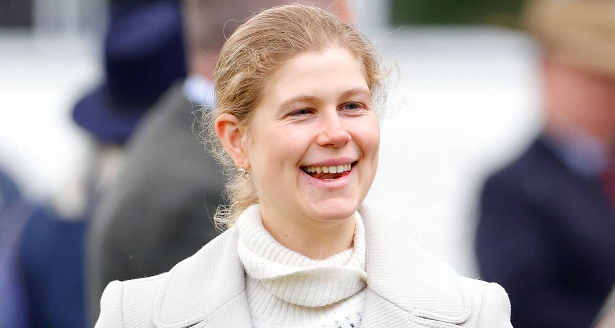 Lady Louise Windsor photographiée à son travail à temps partiel au Royal Windsor Horse Show lors d&rsquo;une rare apparition publique