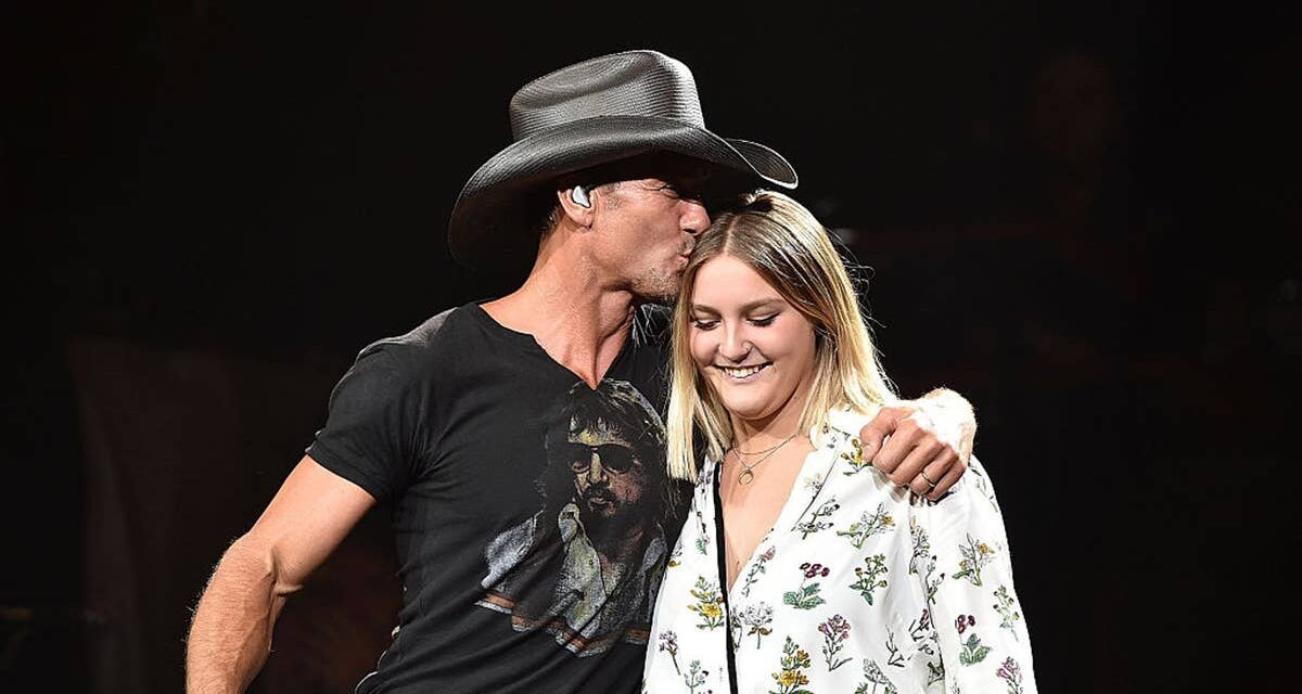 Tim McGraw dit « il est difficile de comprendre » à quel point sa fille Gracie est adulte