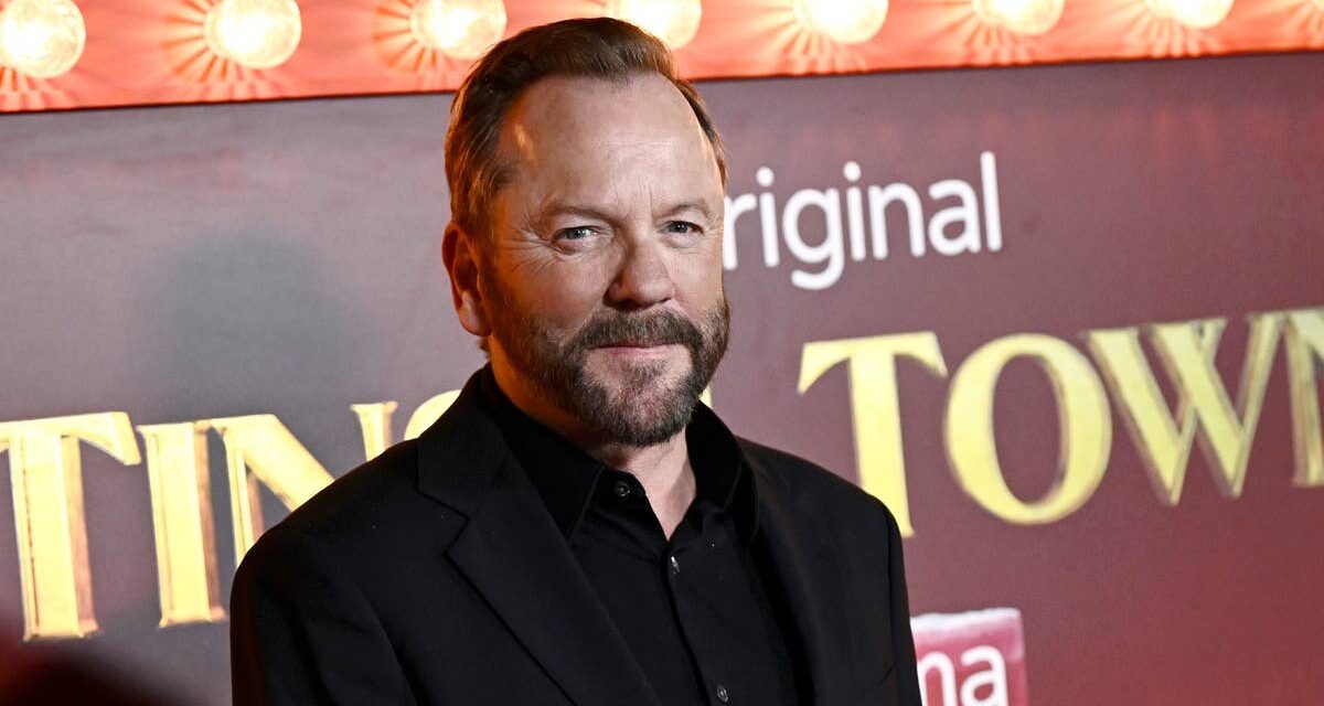 Kiefer Sutherland devient la dernière victime de la « fièvre des points bleus » : « Ne pensez pas que ce soit juste »